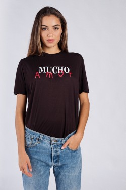 Camiseta Mucho Amor Negra