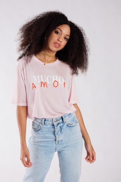 Camiseta Mucho Amor Rosa