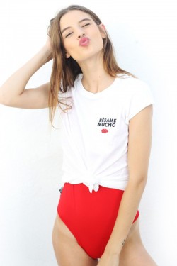 CAMISETA BÉSAME MUCHO SMALL